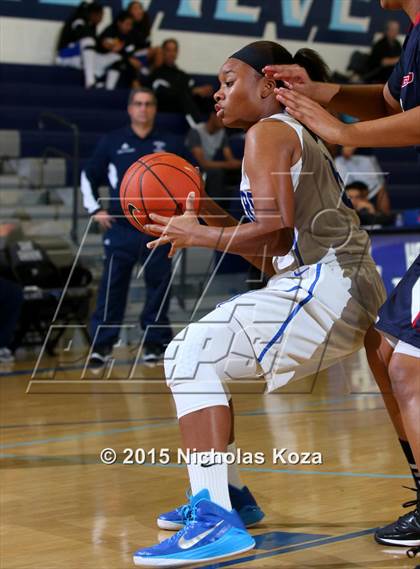 Thumbnail 2 in Serra vs. Coronado photogallery.