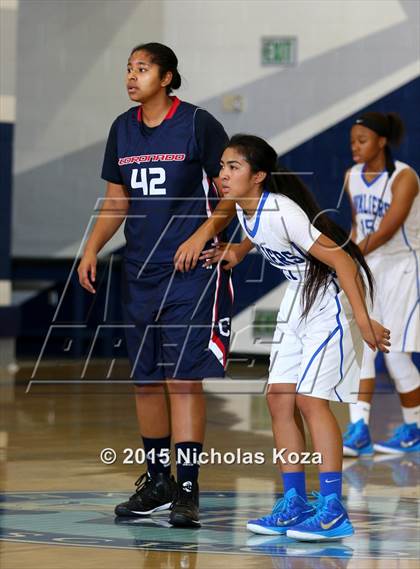 Thumbnail 2 in Serra vs. Coronado photogallery.