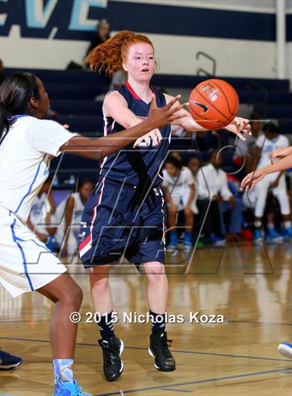Thumbnail 2 in Serra vs. Coronado photogallery.