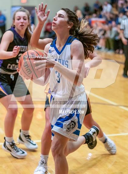 Thumbnail 2 in Guerin Catholic @ Indianapolis Bishop Chatard photogallery.