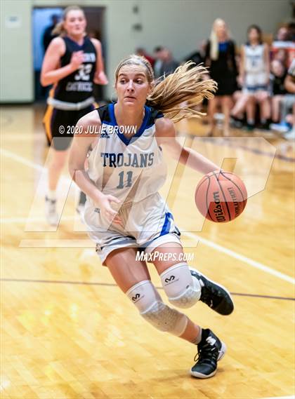 Thumbnail 3 in Guerin Catholic @ Indianapolis Bishop Chatard photogallery.