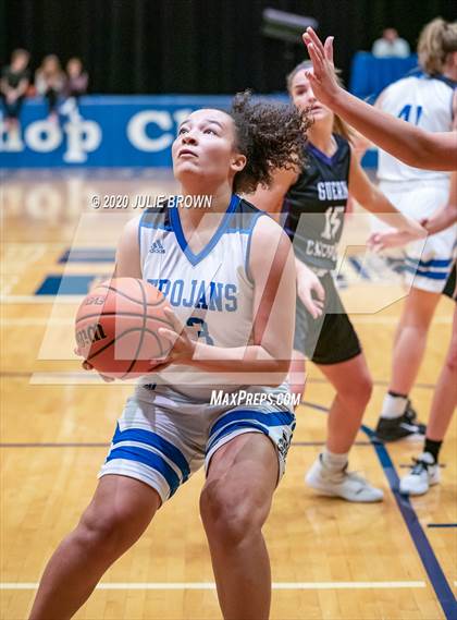 Thumbnail 2 in Guerin Catholic @ Indianapolis Bishop Chatard photogallery.