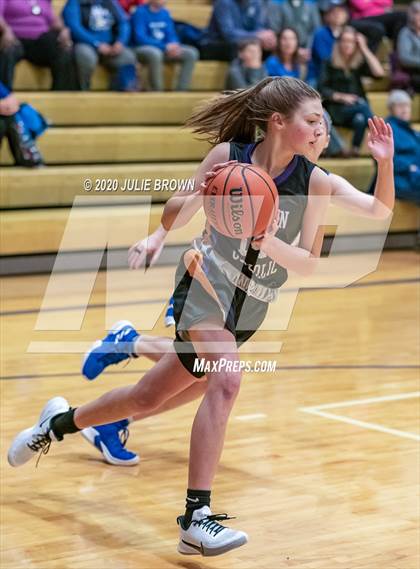 Thumbnail 2 in Guerin Catholic @ Indianapolis Bishop Chatard photogallery.