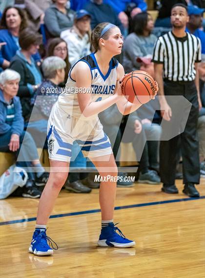 Thumbnail 2 in Guerin Catholic @ Indianapolis Bishop Chatard photogallery.