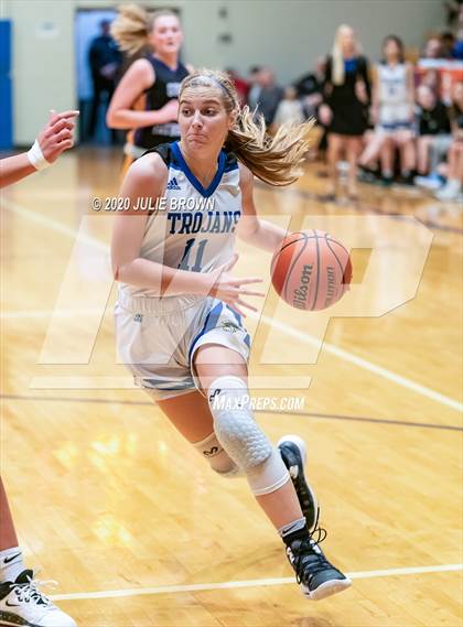 Thumbnail 2 in Guerin Catholic @ Indianapolis Bishop Chatard photogallery.
