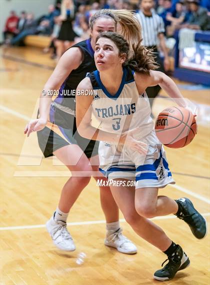 Thumbnail 3 in Guerin Catholic @ Indianapolis Bishop Chatard photogallery.