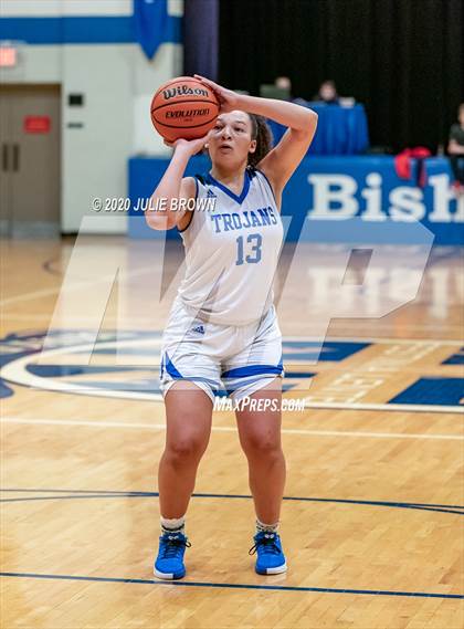 Thumbnail 1 in Guerin Catholic @ Indianapolis Bishop Chatard photogallery.