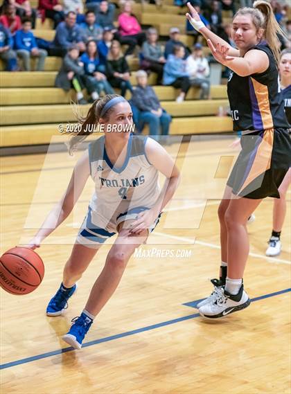 Thumbnail 1 in Guerin Catholic @ Indianapolis Bishop Chatard photogallery.