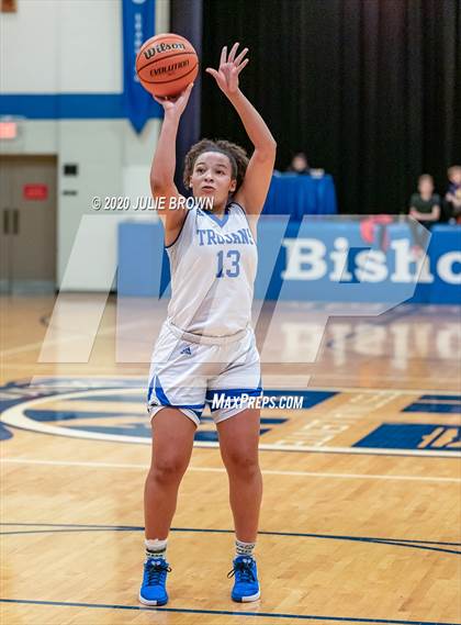 Thumbnail 3 in Guerin Catholic @ Indianapolis Bishop Chatard photogallery.