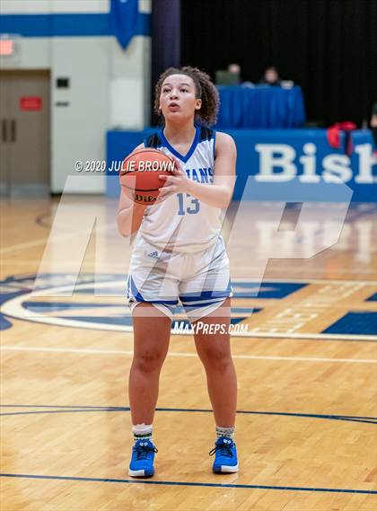 Thumbnail 3 in Guerin Catholic @ Indianapolis Bishop Chatard photogallery.