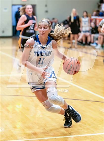 Thumbnail 1 in Guerin Catholic @ Indianapolis Bishop Chatard photogallery.