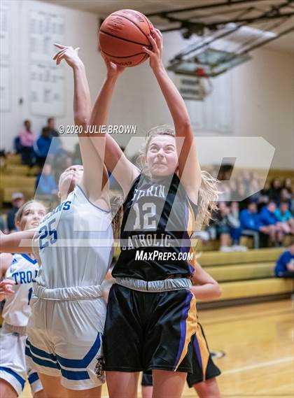 Thumbnail 2 in Guerin Catholic @ Indianapolis Bishop Chatard photogallery.
