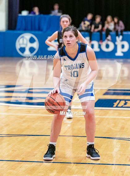 Thumbnail 2 in Guerin Catholic @ Indianapolis Bishop Chatard photogallery.