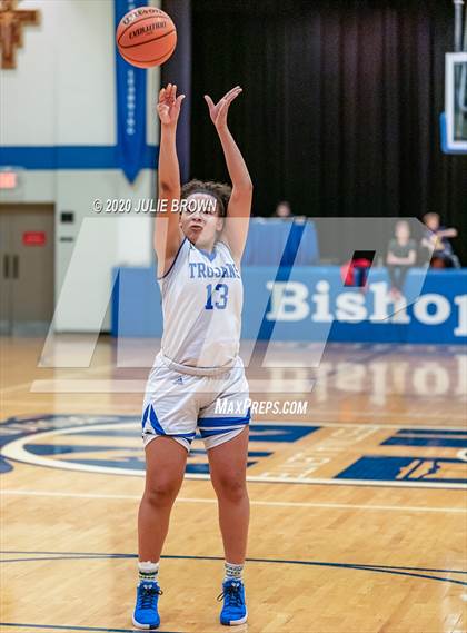 Thumbnail 1 in Guerin Catholic @ Indianapolis Bishop Chatard photogallery.