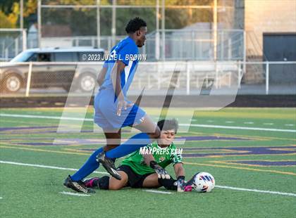 Thumbnail 3 in Kokomo vs Lebanon (IHSAA Sectional 5 Round 1) photogallery.