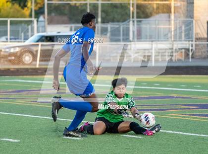 Thumbnail 2 in Kokomo vs Lebanon (IHSAA Sectional 5 Round 1) photogallery.