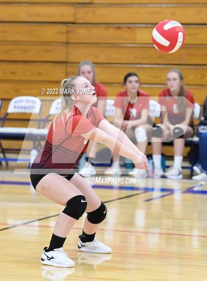Thumbnail 2 in Moon Valley vs. Mingus (JV) photogallery.
