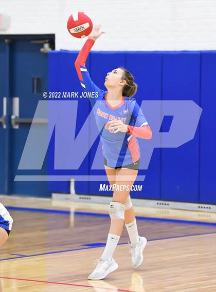 Thumbnail 2 in Moon Valley vs. Mingus (JV) photogallery.