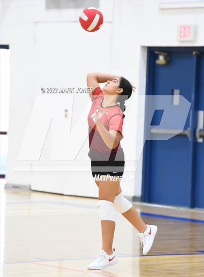 Thumbnail 3 in Moon Valley vs. Mingus (JV) photogallery.