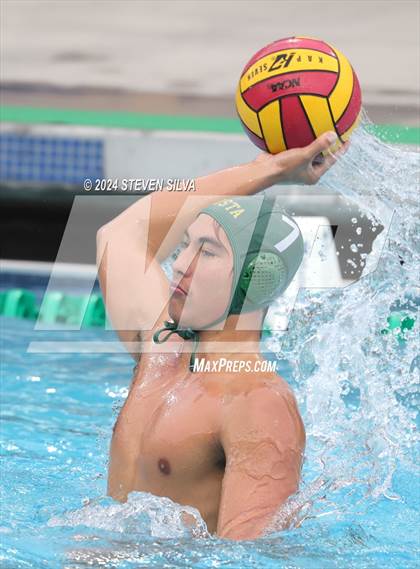 Thumbnail 2 in Carlsbad vs. Mira Costa (CIF SoCal Regional Division 2 Final) photogallery.