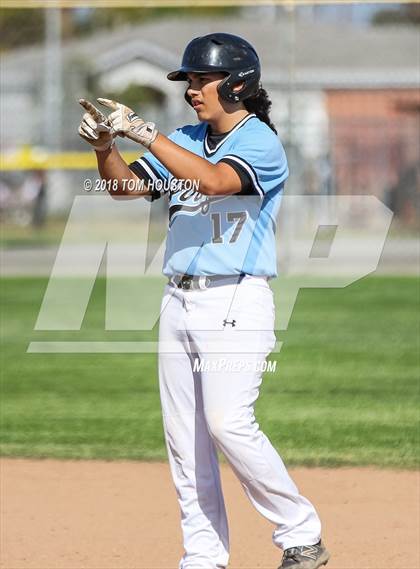 Thumbnail 2 in Gabrielino @ Arroyo photogallery.