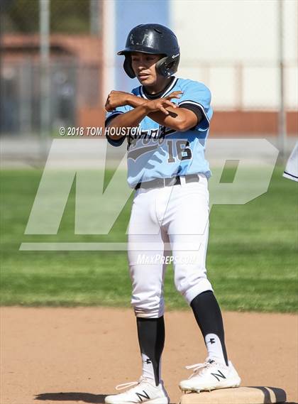 Thumbnail 2 in Gabrielino @ Arroyo photogallery.