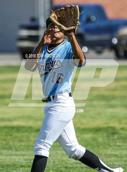 Thumbnail 2 in Gabrielino @ Arroyo photogallery.