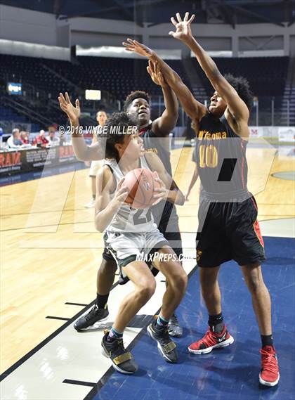 Thumbnail 2 in Mount Tahoma vs. Auburn photogallery.