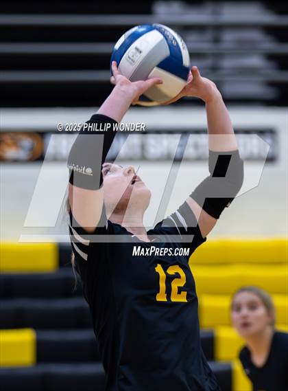 Thumbnail 3 in JV: Lincoln Southwest @ Fremont photogallery.