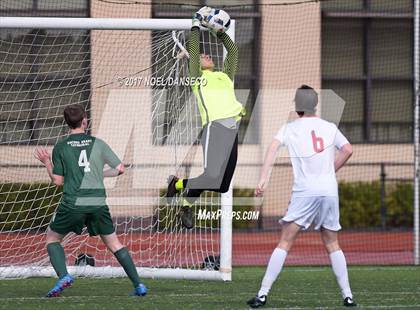 Thumbnail 2 in St. Ignatius vs. Sacred Heart Cathedral Prep photogallery.