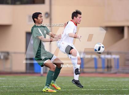 Thumbnail 1 in St. Ignatius vs. Sacred Heart Cathedral Prep photogallery.