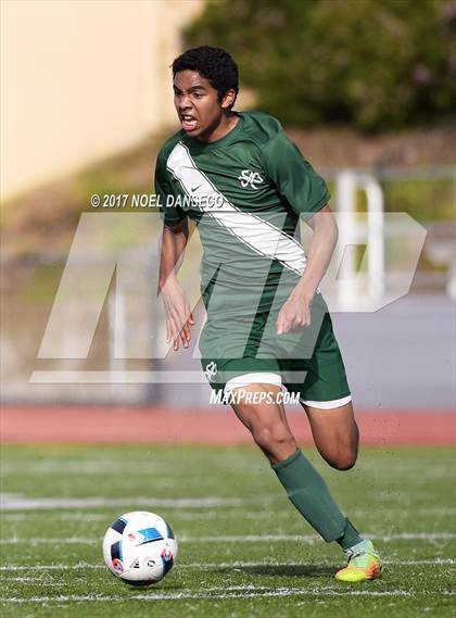 Thumbnail 2 in St. Ignatius vs. Sacred Heart Cathedral Prep photogallery.