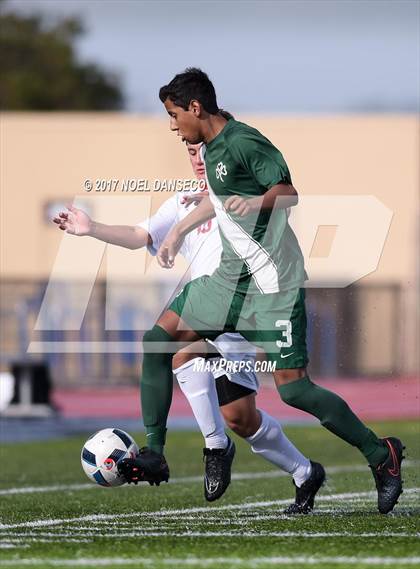 Thumbnail 3 in St. Ignatius vs. Sacred Heart Cathedral Prep photogallery.