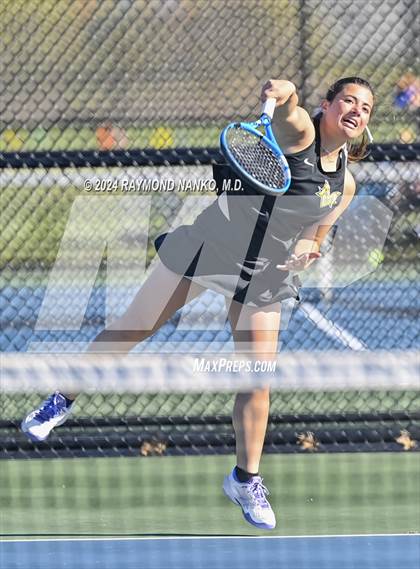 Thumbnail 1 in Mt. Vernon Invitational  photogallery.