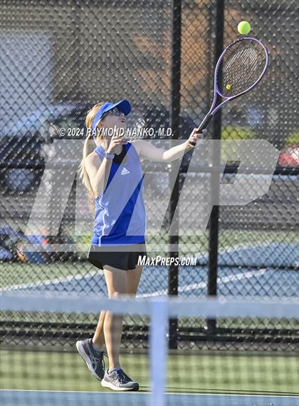 Thumbnail 3 in Mt. Vernon Invitational  photogallery.