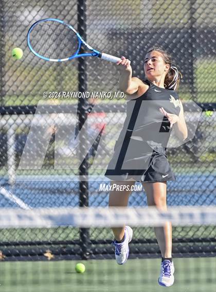 Thumbnail 2 in Mt. Vernon Invitational  photogallery.