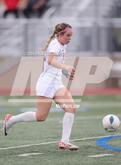 Thumbnail 3 in Westlake vs. Taft (UIL 6A Soccer Regional Finals) photogallery.