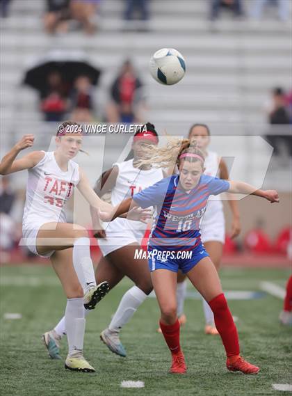 Thumbnail 2 in Westlake vs. Taft (UIL 6A Soccer Regional Finals) photogallery.