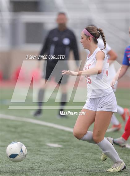 Thumbnail 1 in Westlake vs. Taft (UIL 6A Soccer Regional Finals) photogallery.