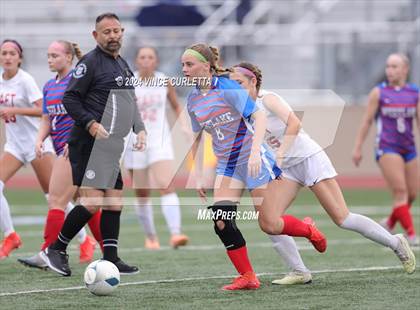 Thumbnail 3 in Westlake vs. Taft (UIL 6A Soccer Regional Finals) photogallery.