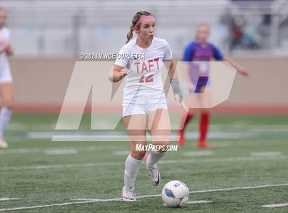 Thumbnail 3 in Westlake vs. Taft (UIL 6A Soccer Regional Finals) photogallery.