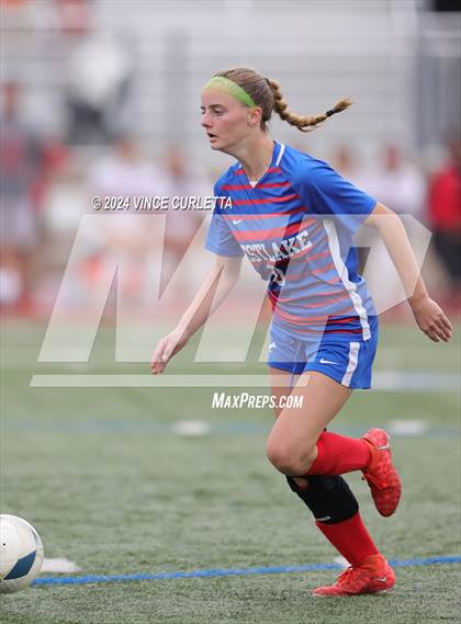 Thumbnail 3 in Westlake vs. Taft (UIL 6A Soccer Regional Finals) photogallery.