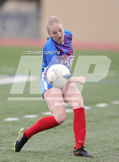 Thumbnail 3 in Westlake vs. Taft (UIL 6A Soccer Regional Finals) photogallery.