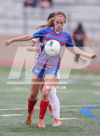 Thumbnail 2 in Westlake vs. Taft (UIL 6A Soccer Regional Finals) photogallery.