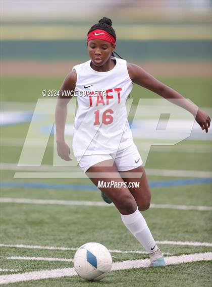 Thumbnail 2 in Westlake vs. Taft (UIL 6A Soccer Regional Finals) photogallery.