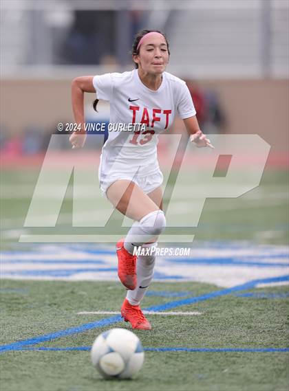 Thumbnail 1 in Westlake vs. Taft (UIL 6A Soccer Regional Finals) photogallery.