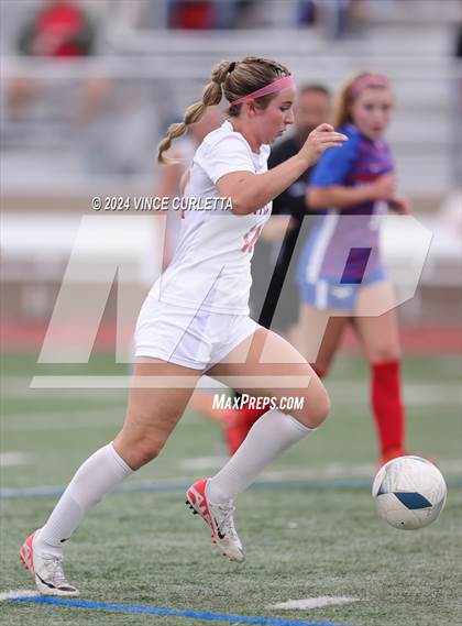 Thumbnail 1 in Westlake vs. Taft (UIL 6A Soccer Regional Finals) photogallery.