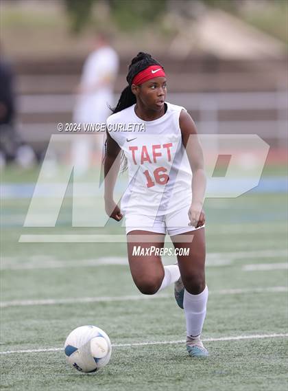 Thumbnail 1 in Westlake vs. Taft (UIL 6A Soccer Regional Finals) photogallery.