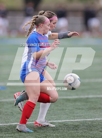 Thumbnail 1 in Westlake vs. Taft (UIL 6A Soccer Regional Finals) photogallery.