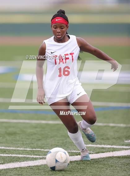 Thumbnail 3 in Westlake vs. Taft (UIL 6A Soccer Regional Finals) photogallery.
